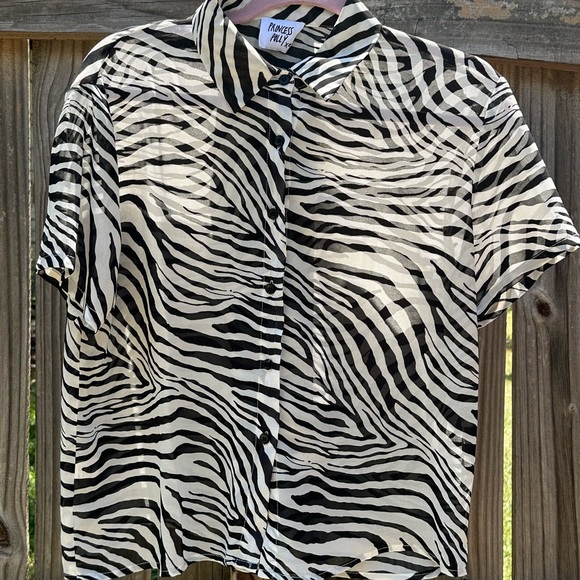 Princess Polly semi sheer zebra print button up size US 6 - Picture 2 of 4